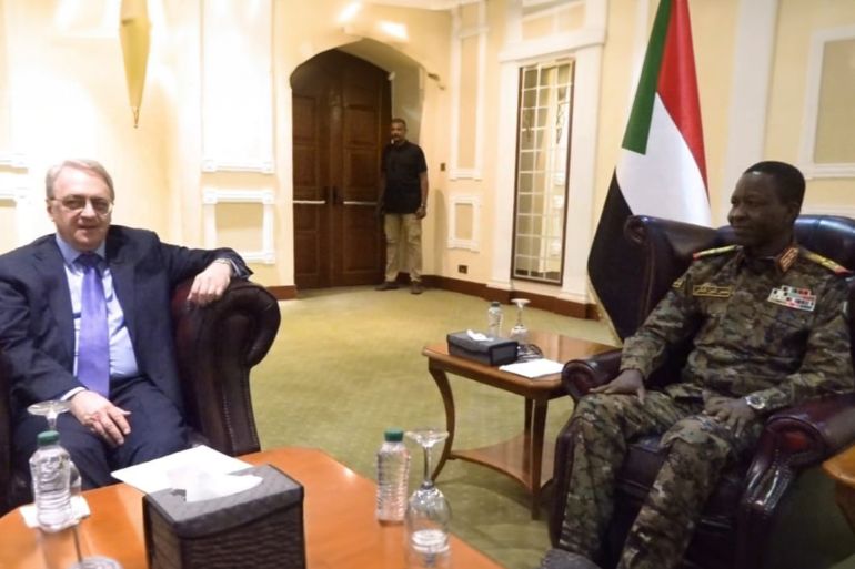 من موقع وكالة السودان للأنباء لنائب وزير الخارجية الروسي ومبعوث الرئيس الروسي للشرق الأوسط وأفريقيا ميخائيل بوغدانوف الذي يزور السودان حاليا
